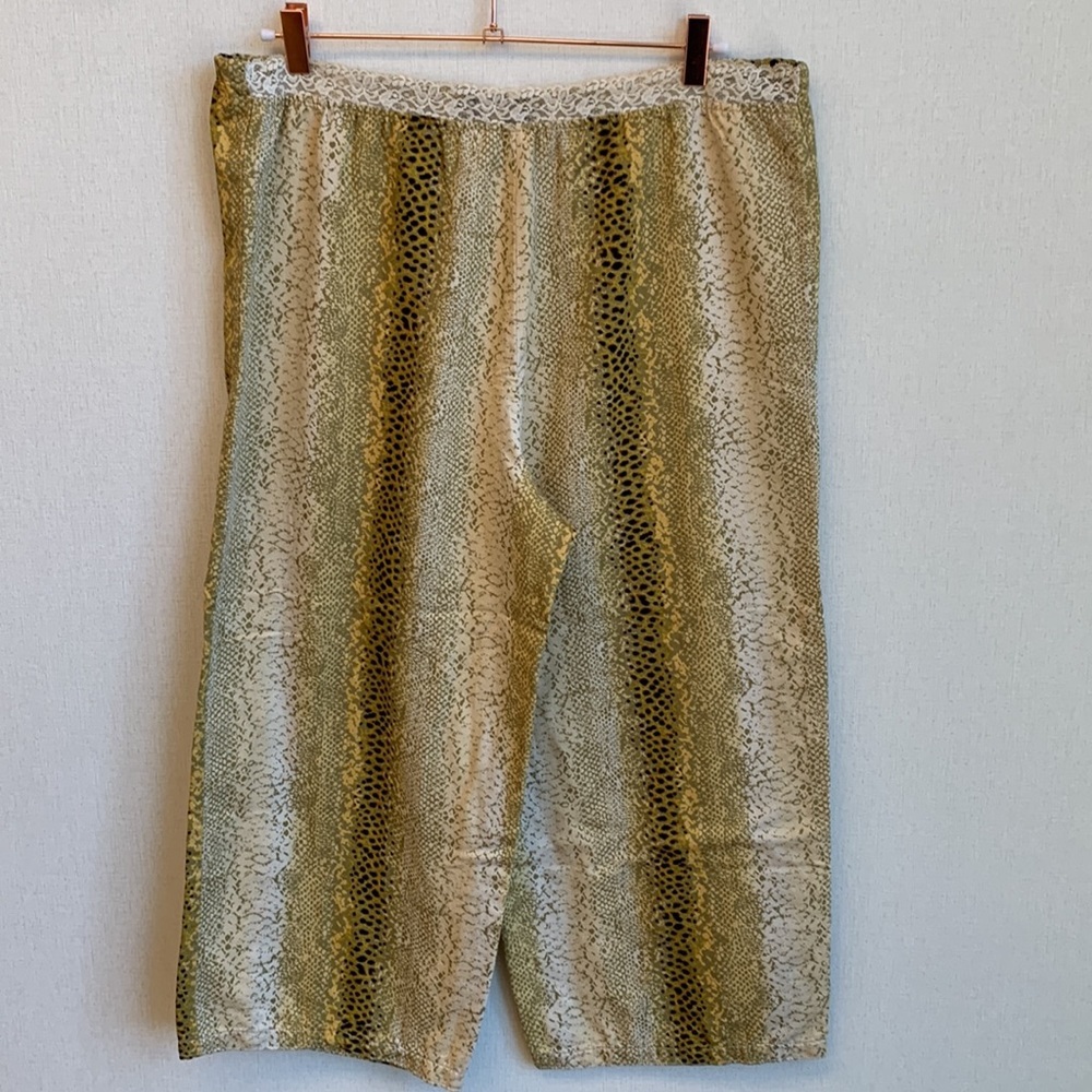 Victoria’s Secret Cheetah PJ Bottoms • Sz M • NEW! - Picture 4 of 10